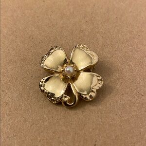 Vintage Gold Tone Four Leaf Clover Brooch Faux Pearl Center Lucky Shamrock Pin